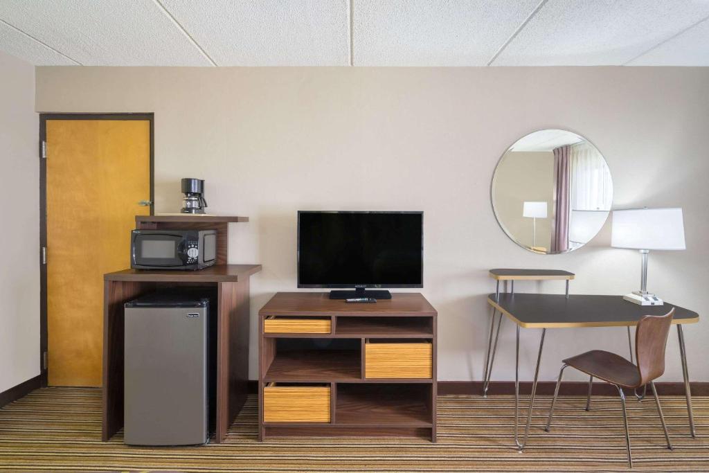Room image 3